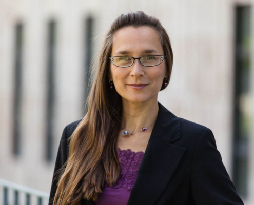 Portraitfoto von Heidi Störr, die Inhaberin von Push Your Career. Sie führt Forscher durch das Karriereprogramm für Wissenschaftler